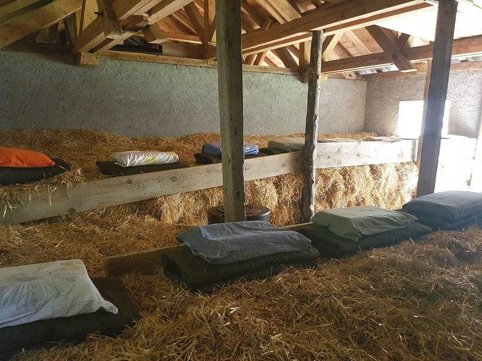Dortoir sur la paille
